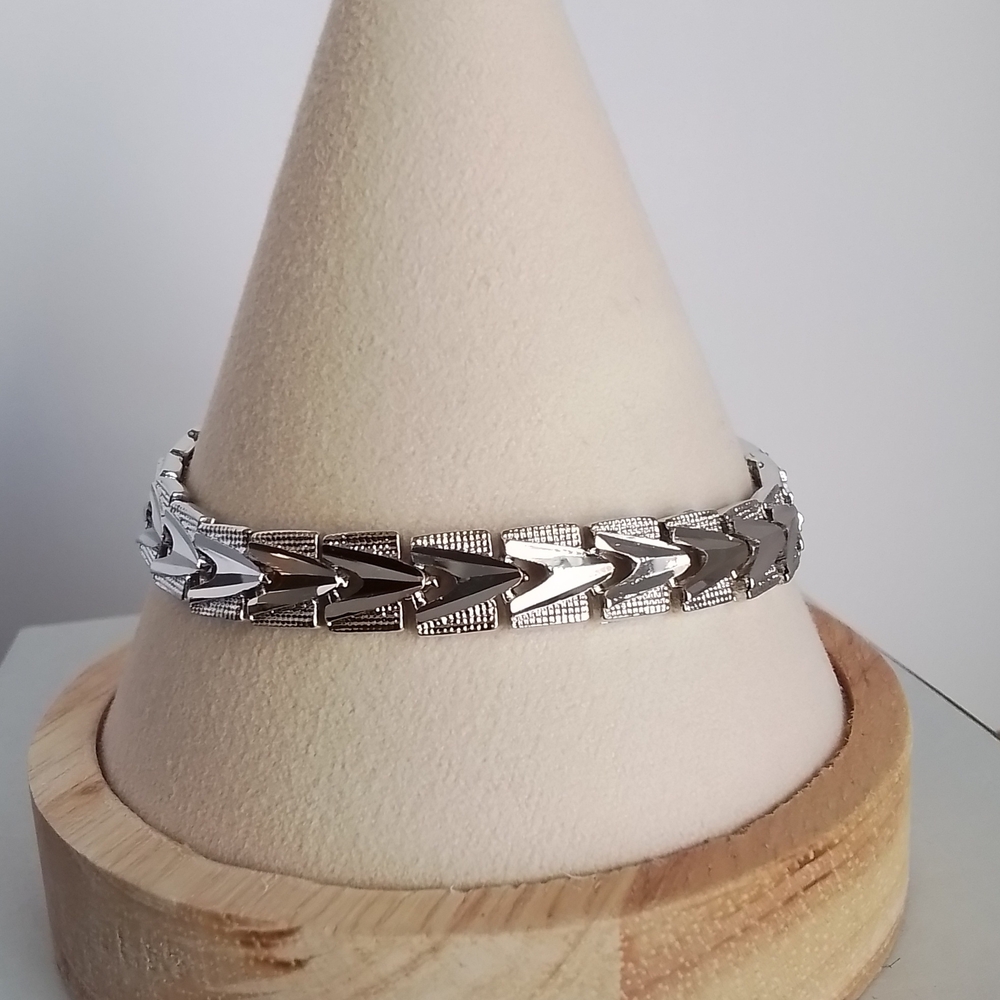 Pretty Bird Silver Chevron Bracelet